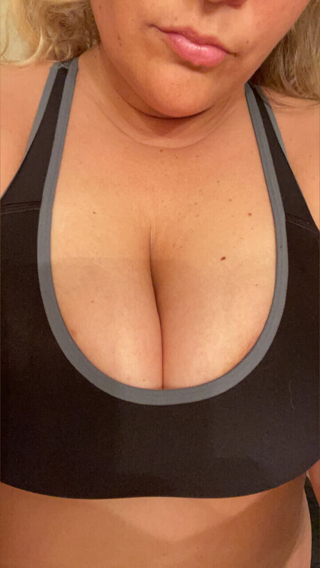 MyONbutton nudes actress picture