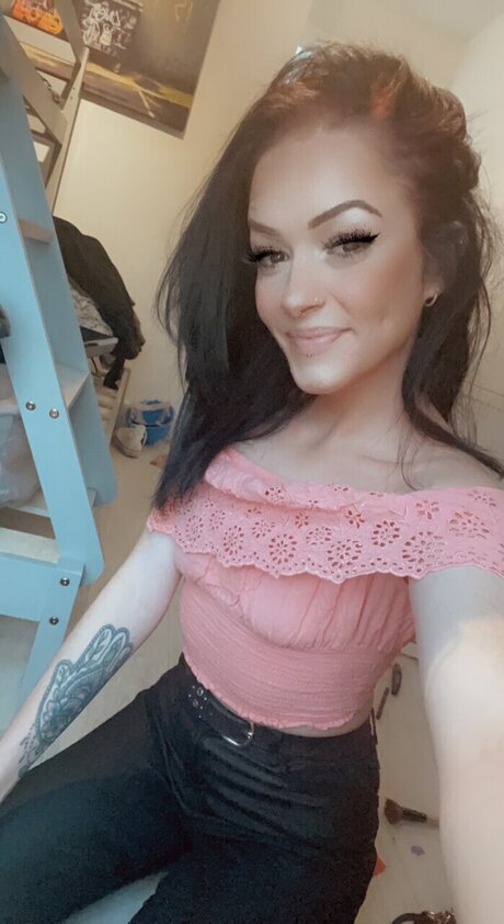 Lolaxox model exclusive pic