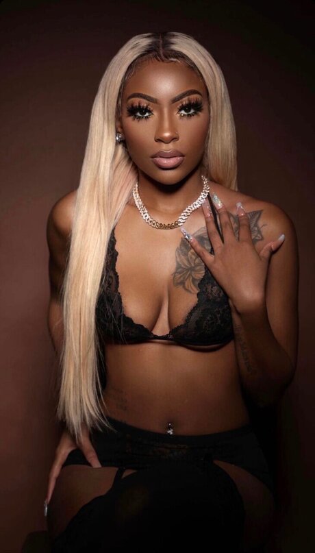 Nova Amour best star img