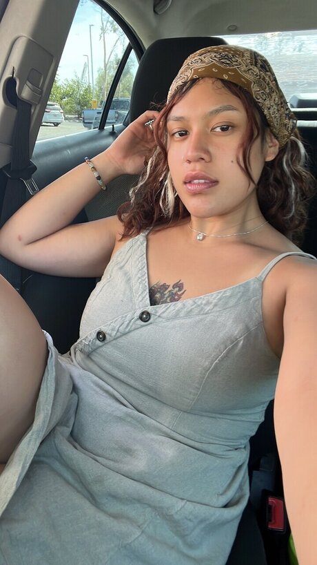 Yesnyl nude star images