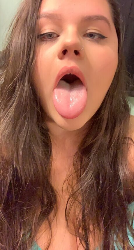 Sarah Misty naked pornstar pics