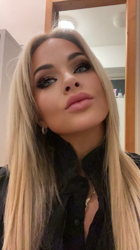 Scottish Lass top pornstar image