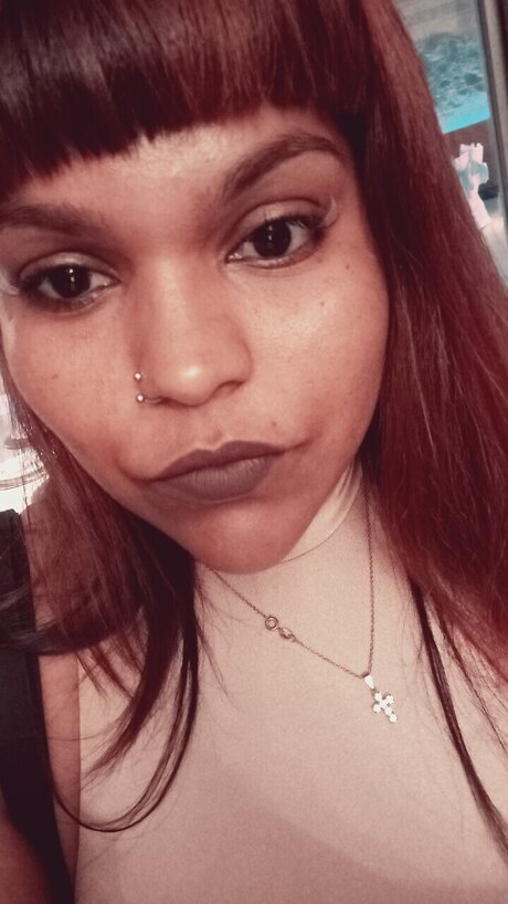 Leila barro hot actress galleries