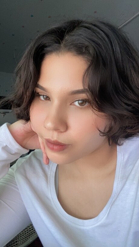 Leslyruiz pretty actress archive