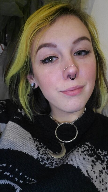 Euphoriua sexy model img