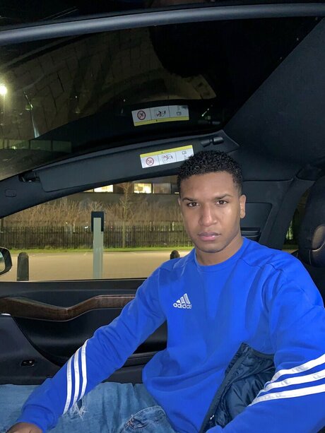 Darnell Virginie pretty model pictures