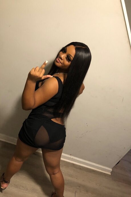 Chanel Cognac nude model picture