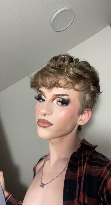 Nolan model adult pics