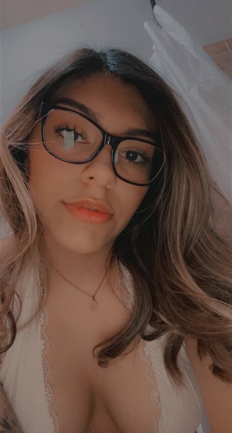 Yiseth star perfect photos