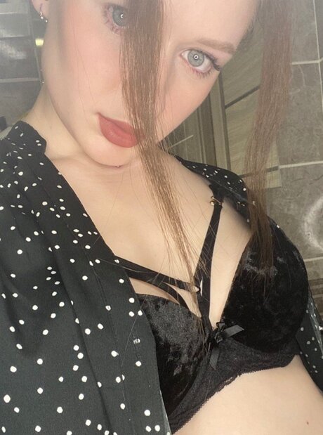 KittyOlga nice pornstar image