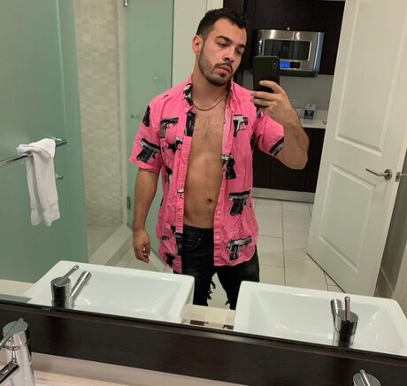 Brown eyeswhitecock nice star image