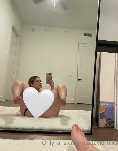 Tayler Hills top star img