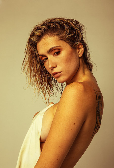 Lysandre Nadeau hd actress archive