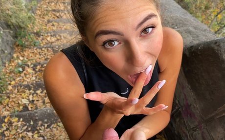 Yoya Grey hd actress picture