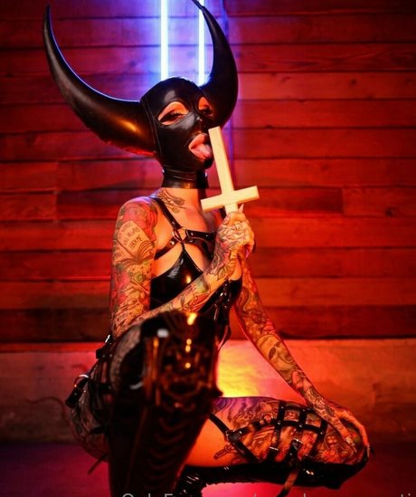 Angela Mazzanti star hd img