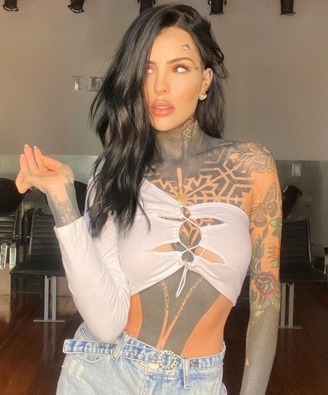 Candelaria Tinelli beautiful star photos