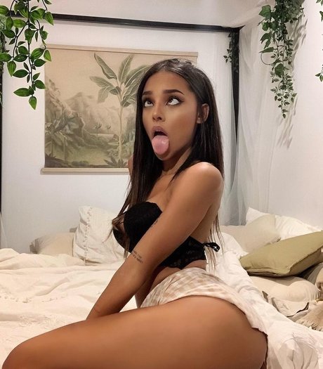 Angel Rhodes nudes model photos