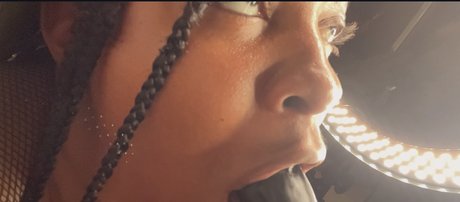 MsixElaaVip nude pornstar pic