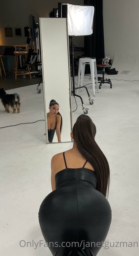 Janet Guzman star pretty images