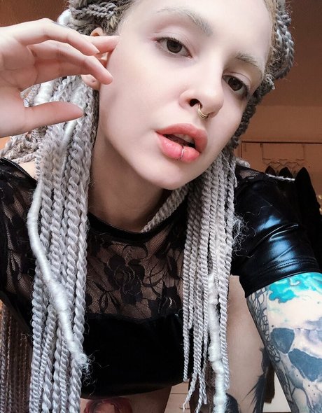 vanpsuicide hot model picture