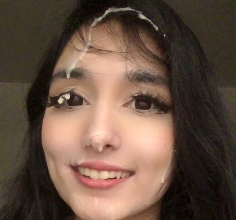 hinawynne nude pornstar image