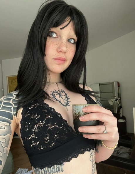 tweetylau star sexy picture