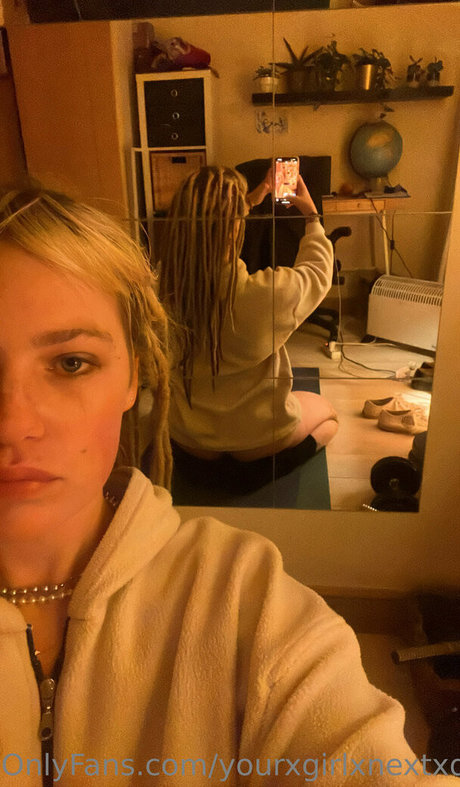 tweetylau sexy model picture