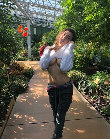 Gillian Barnes pornographic model img