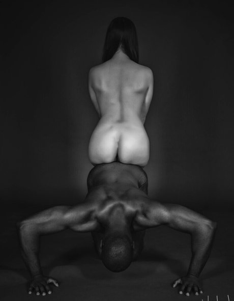 Tindra Frost model hd photo