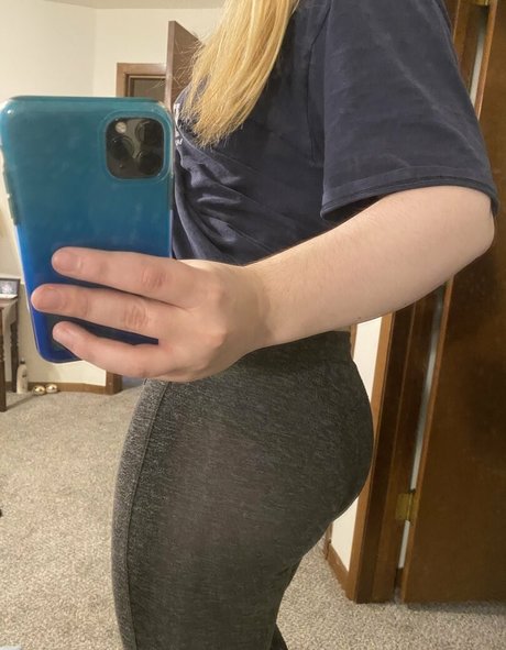 Scarlett Williams high quality pornstar pic