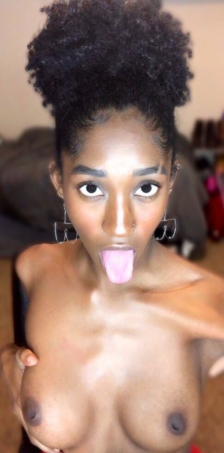 Kora Elle model adult photo