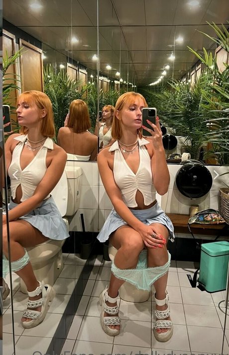 Dolly Dyson pornstar adult gallery