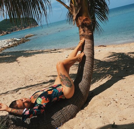 Your Soul sexy model pictures