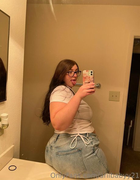 ariibabyy21 pornstar naked galleries