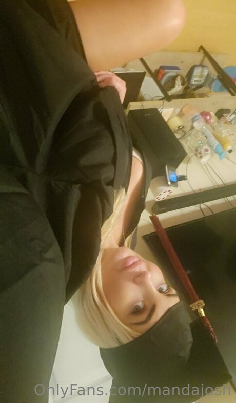 mandajosh model art pics