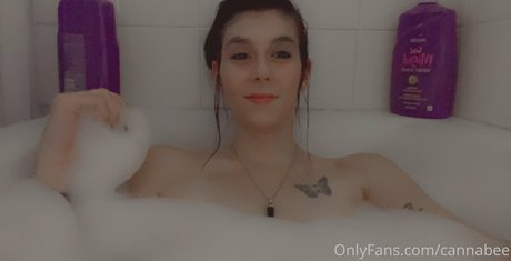 prettypixie113 nude star image