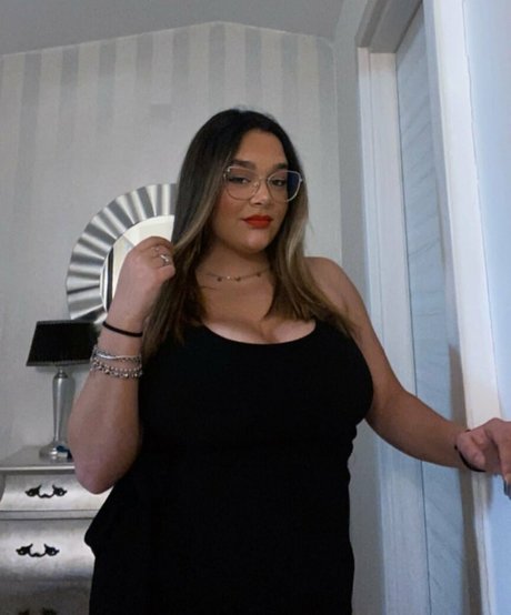 Letizia Scrivani hot actress galleries