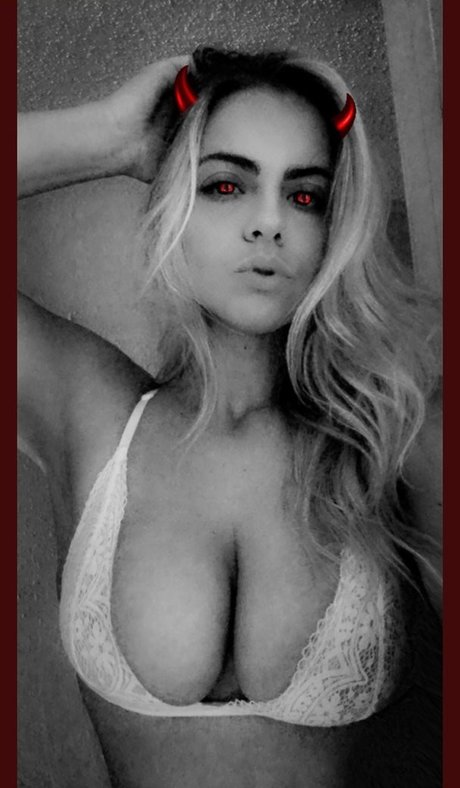 PinkCBJ naked model gallery