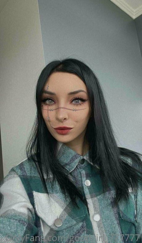 angelina crystal model free images