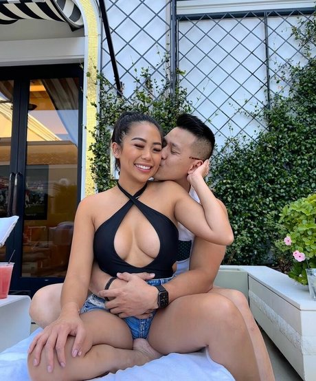 geezelouiseeeee erotic actress pics