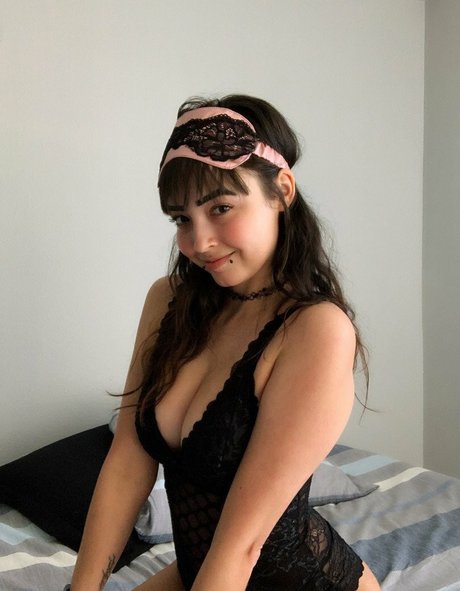 Beeyawnka xxx pornstar photos