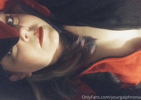 yourgalphronia model images