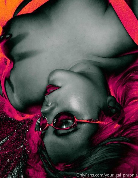 yourgalphronia free model pic