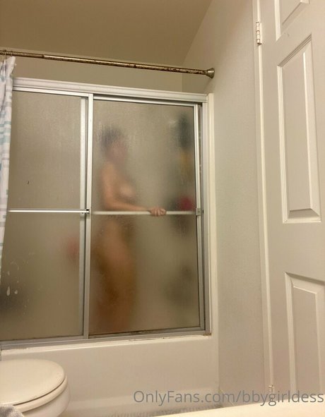 bbygirldess model adult image