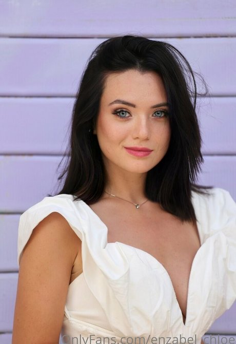 enzabel chloe star erotic pictures