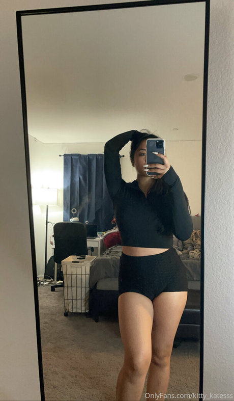 kitty katesss pretty model picture