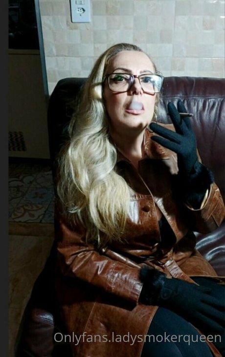 lady smoker queen pornstar nude gallery
