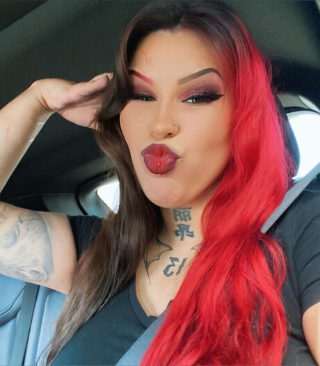 ForeignBaeOffical star naked pics