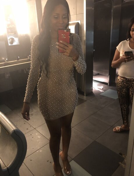 Caramel model art pics