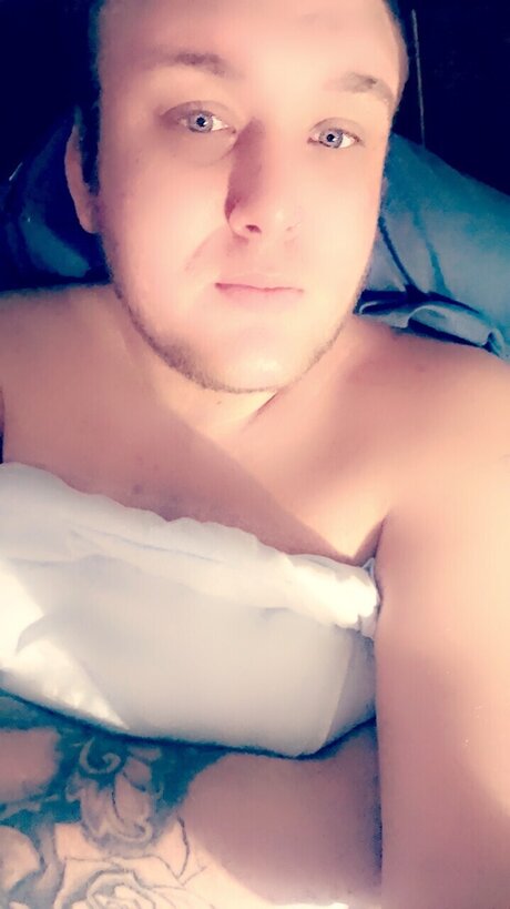 Bottom model exclusive pics